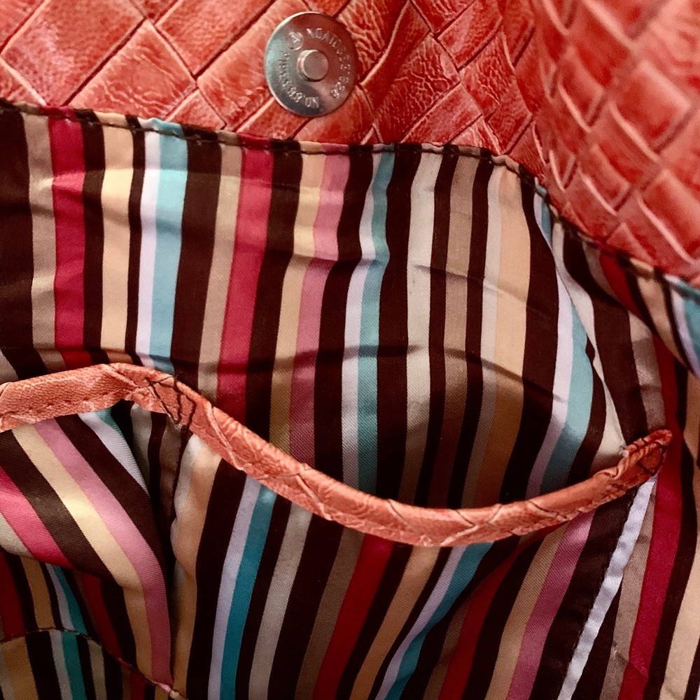 Pre loved Embossed Hobo Tote Bag.🧡 - Picture 5 of 11